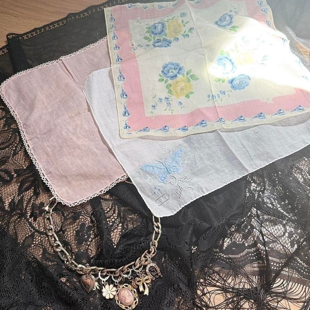 Vintage handkerchief scarf bundle‎